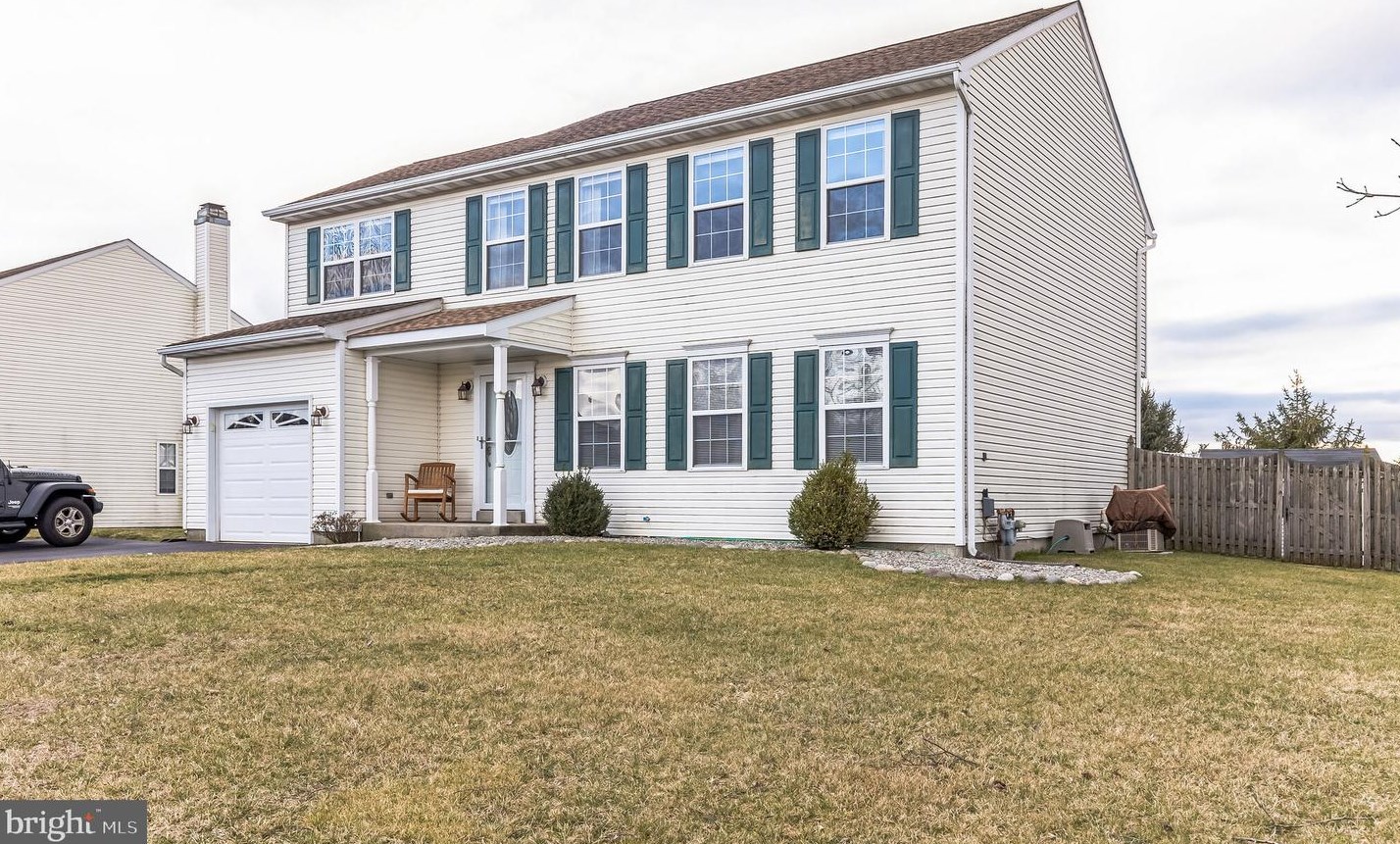 1961 Deer Ridge Dr, Pottstown, PA 19464