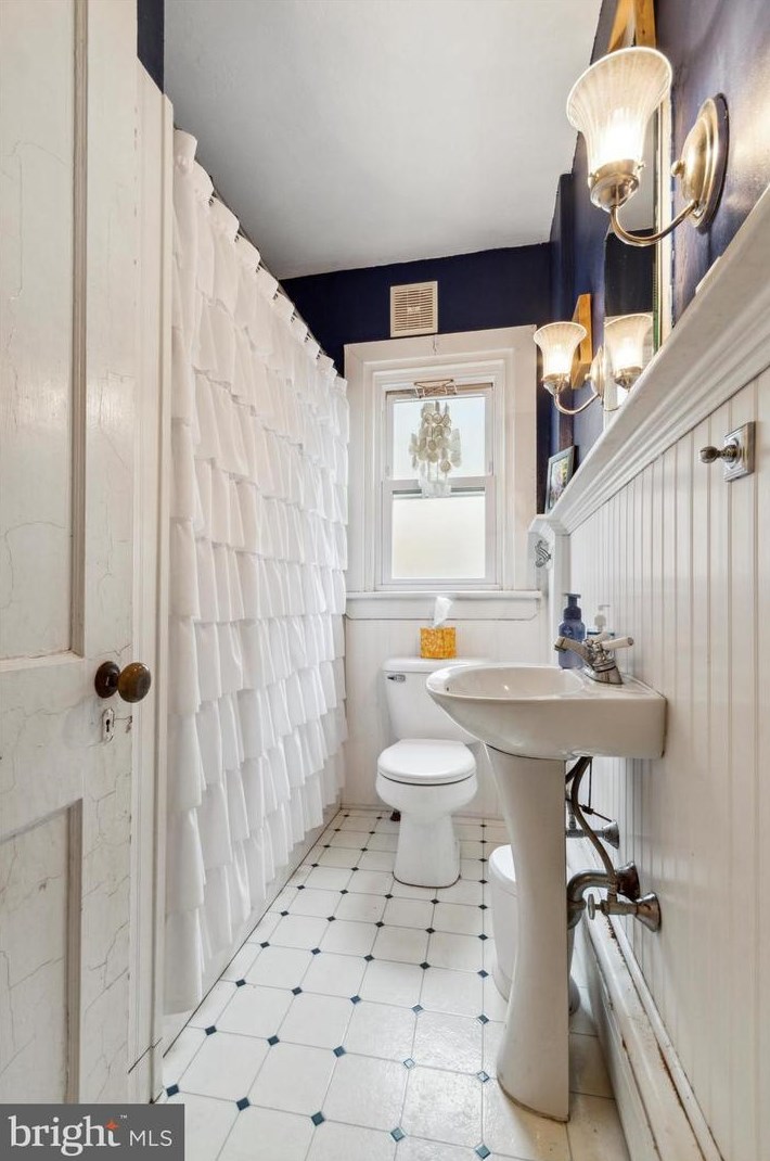 1021 Pleasant St, Ardsley PA  19038-8028 exterior