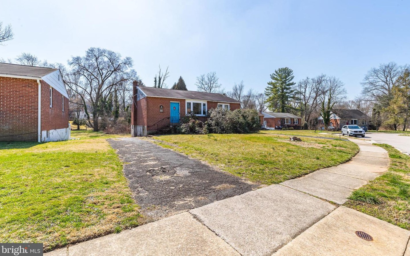 40 Brookside Rd, Ardsley, PA 19038-8217