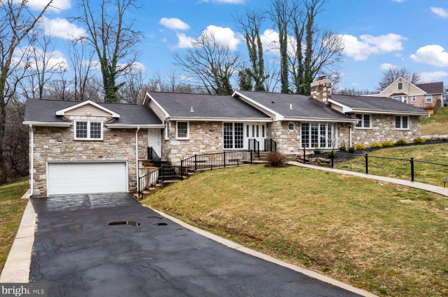 1006 Dell Ln, Wyncote, PA 19095