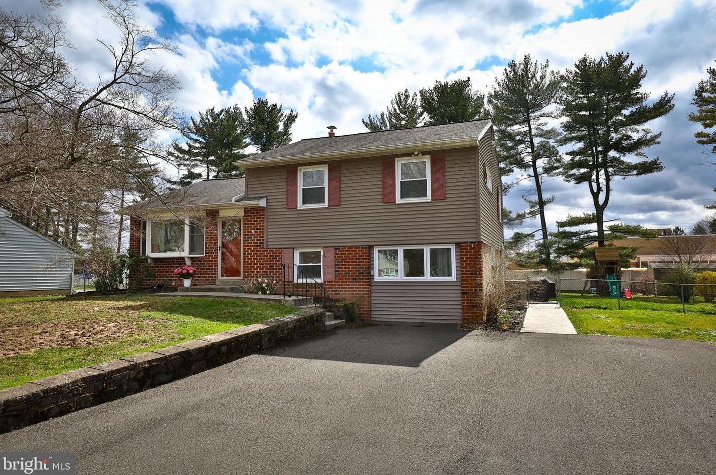 235 Arundel Ave, Horsham, PA 19044-2524