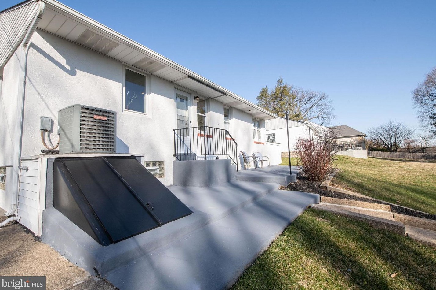 241 Limekiln Pike, Ardsley PA  19038-3319 exterior