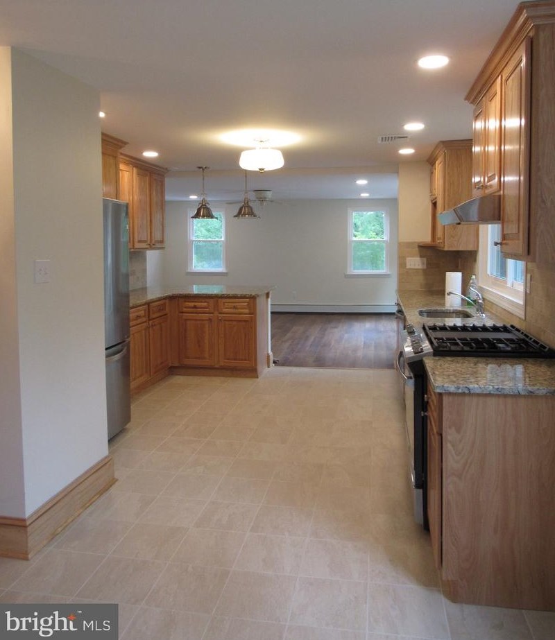 712 Arlington Rd, Penn Valley, PA 19072