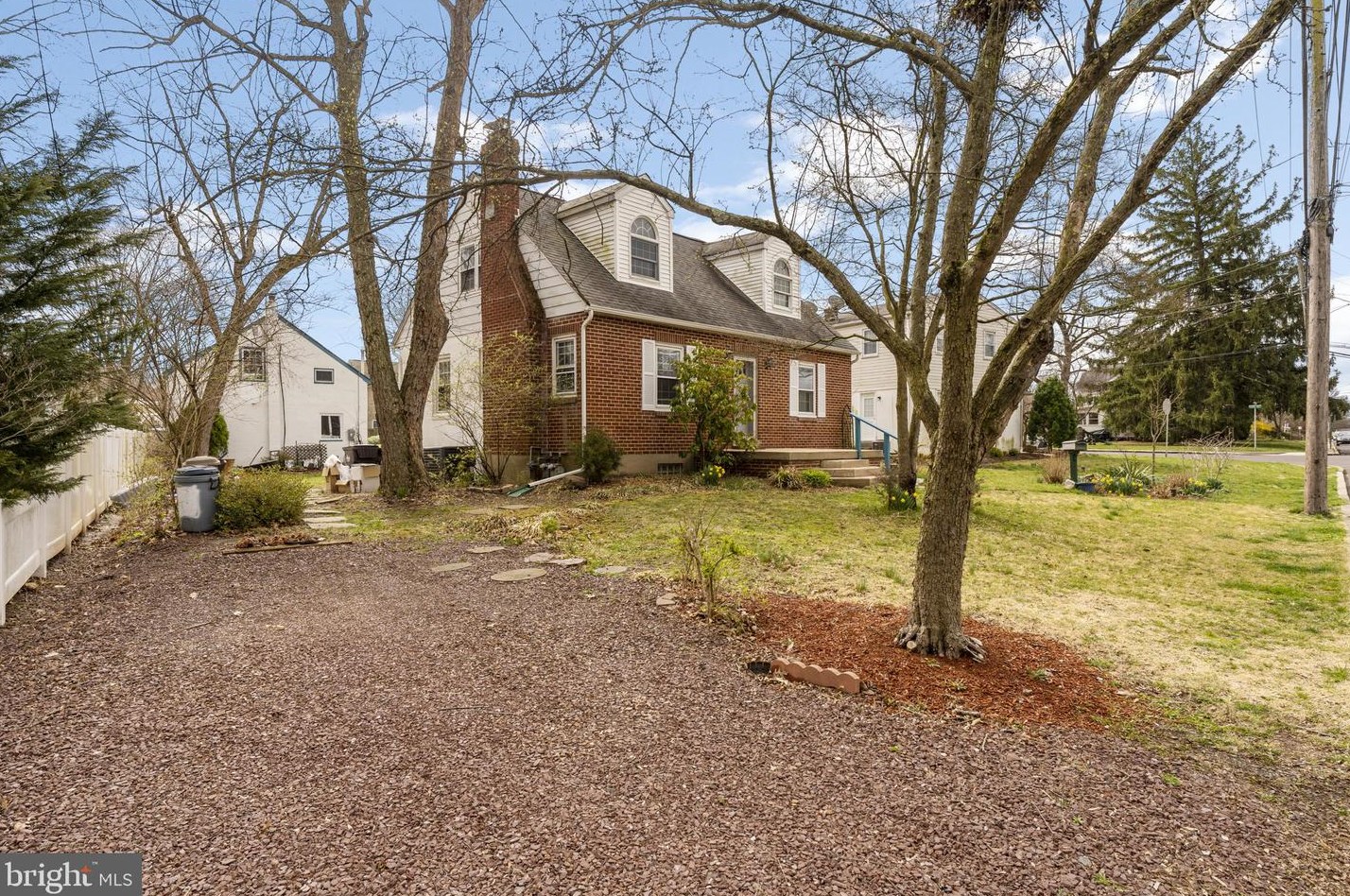 803 Montgomery Ave, North Wales, PA 19454-2932