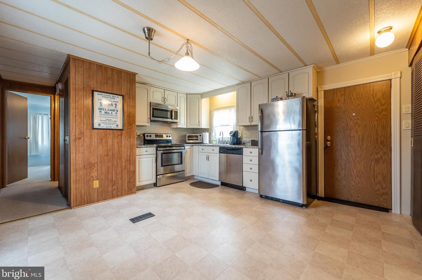 372 Woodstream Way, North Wales PA  19454-1141 exterior