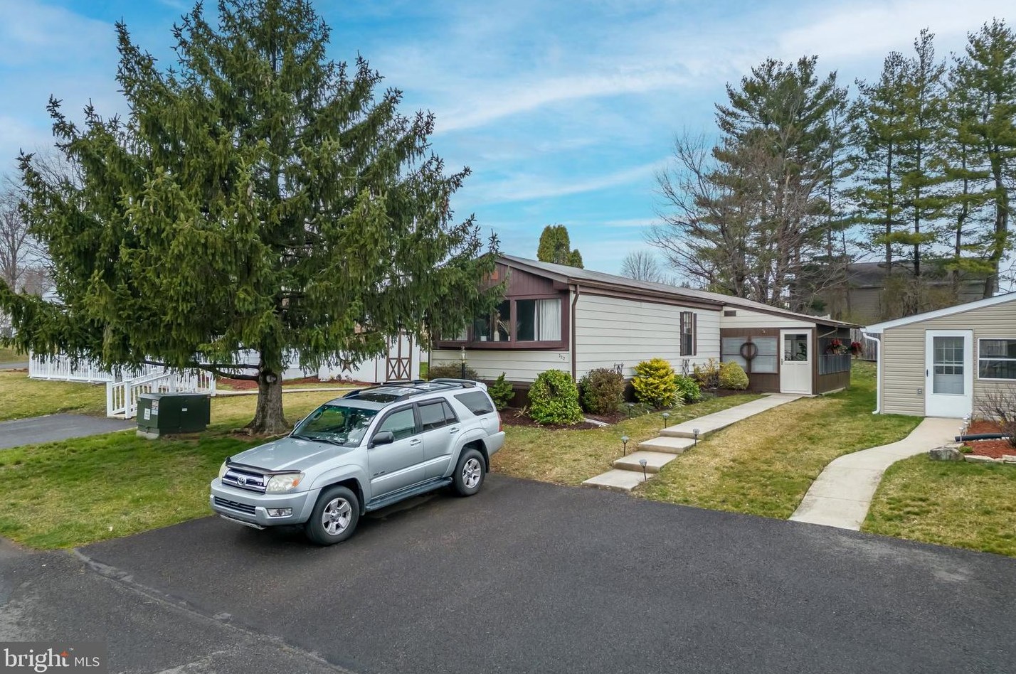 372 Woodstream Way, North Wales PA  19454-1141 exterior