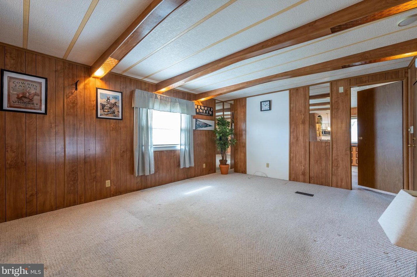 372 Woodstream Way, North Wales PA  19454-1141 exterior
