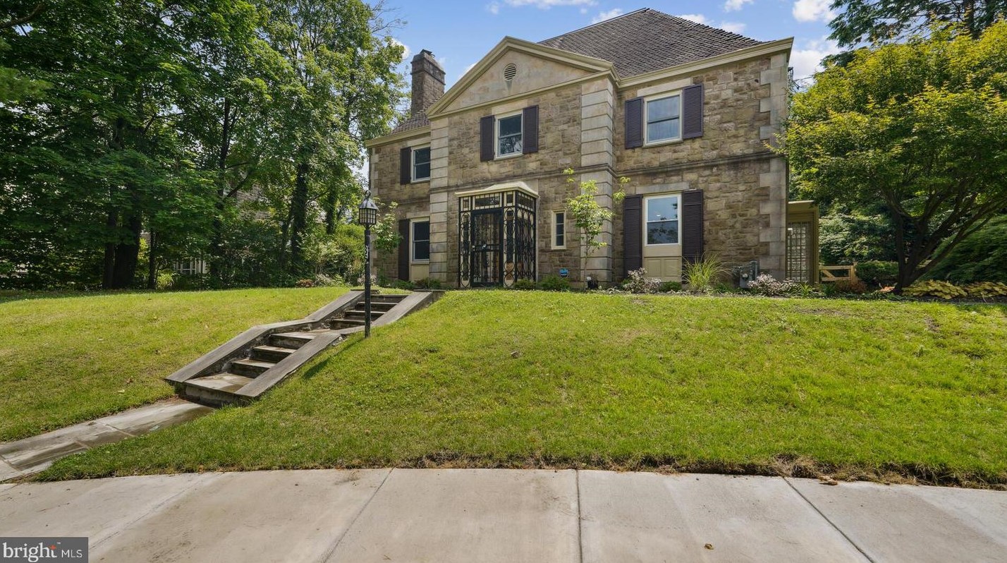36 Latham Park, Melrose Park, PA 19027