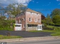 1 Chesney Ln, Ardsley, PA 19038