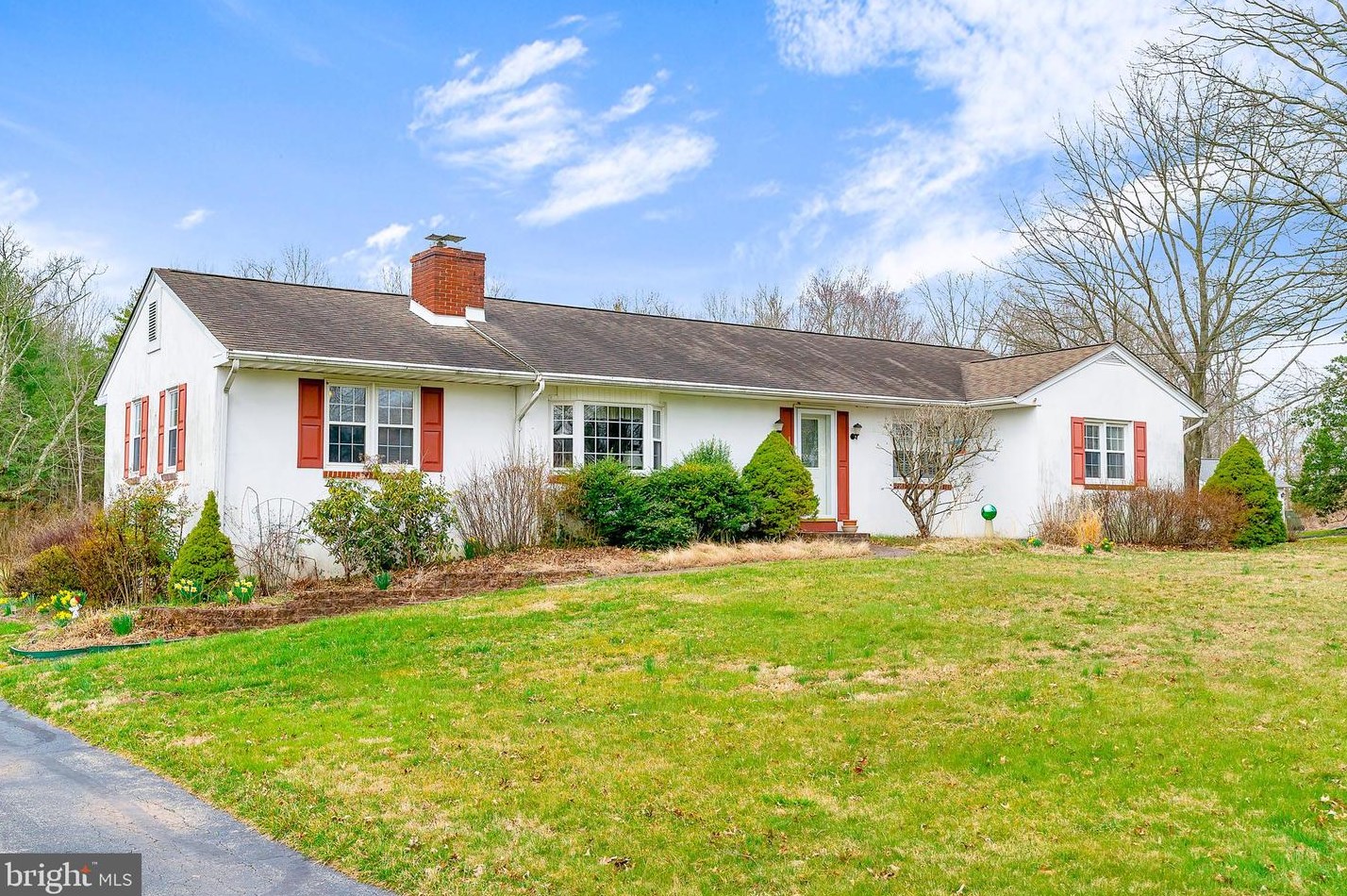 3420 Stump Hall Rd, Collegeville, PA 19426