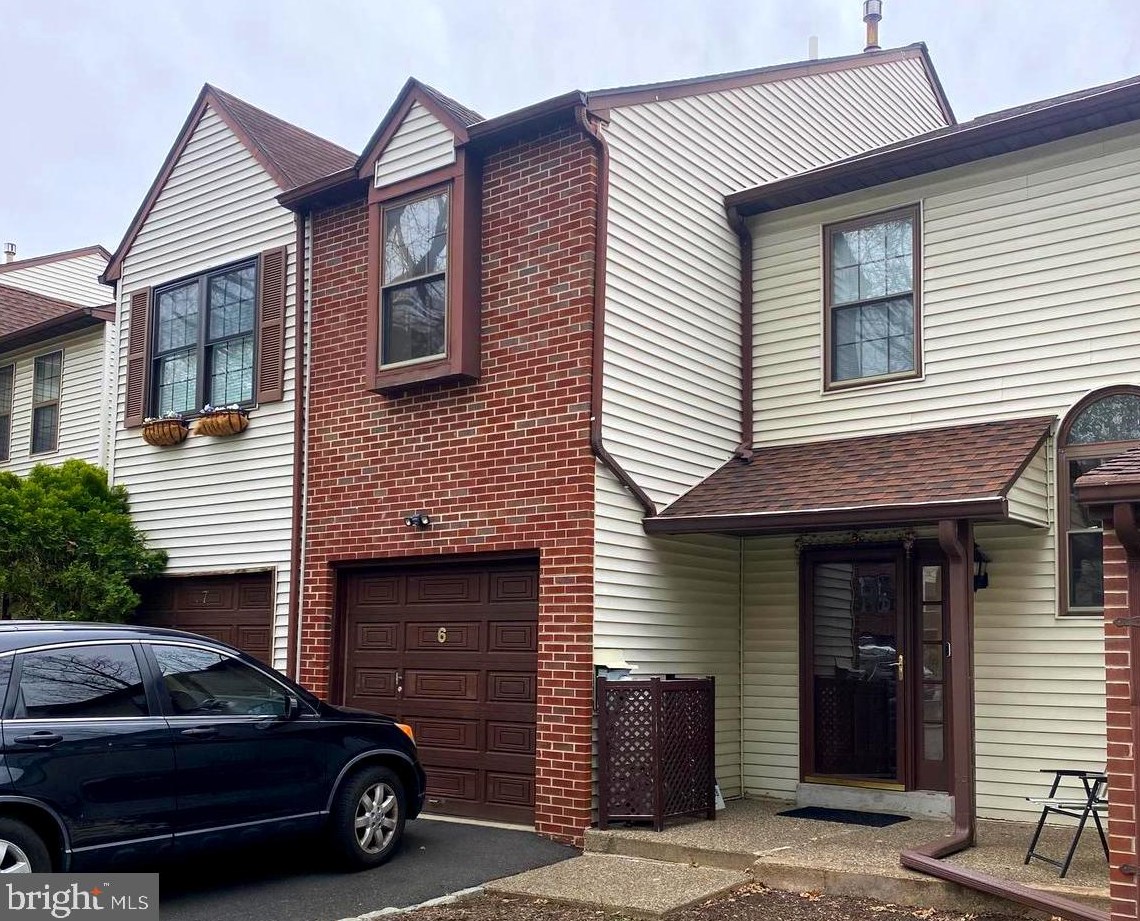 6 Pin Oak Ct, Miquon, PA 19444