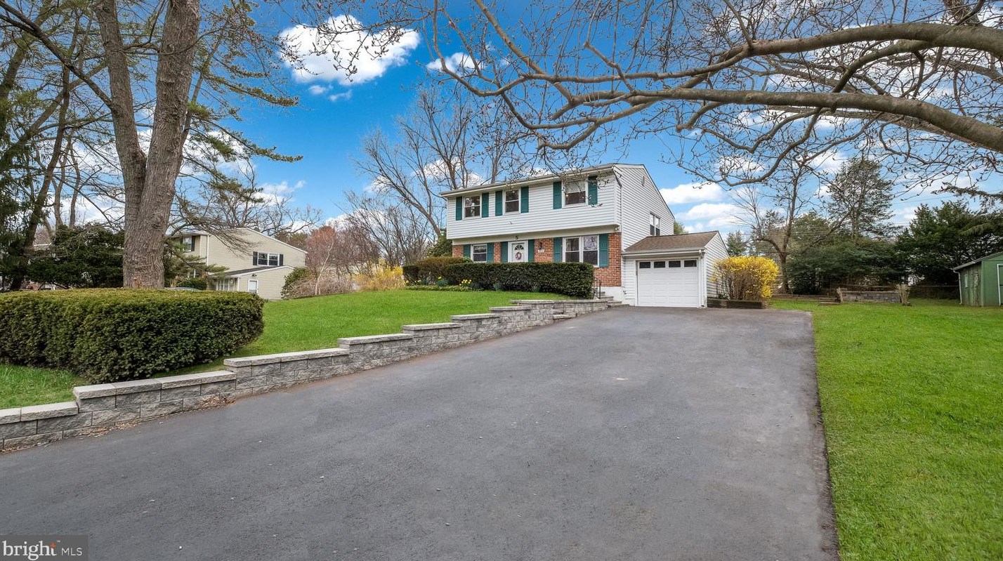1573 Sylvan Dr, Blue Bell, PA 19422