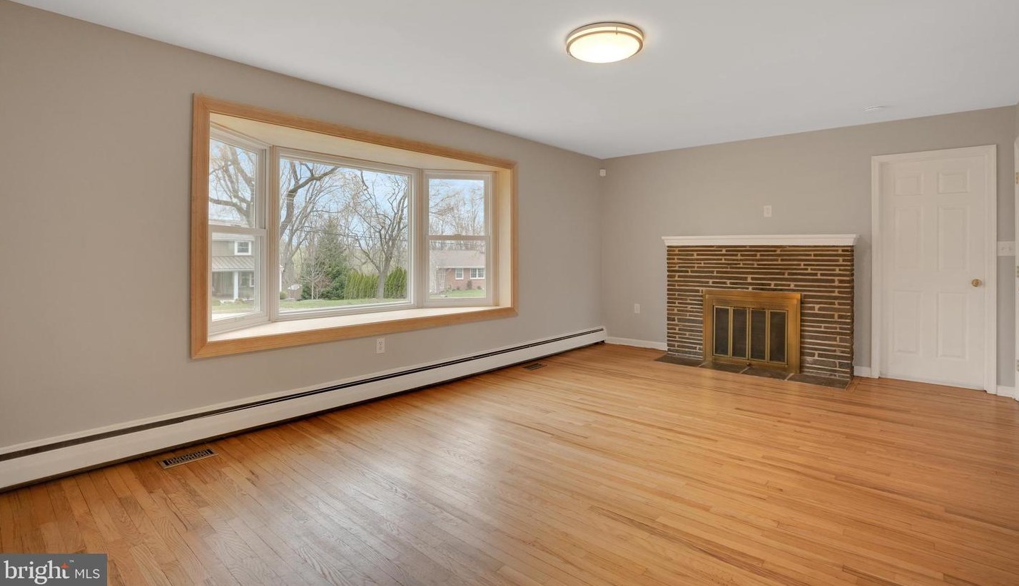 24 Oak Rd, Collegeville, PA 19426