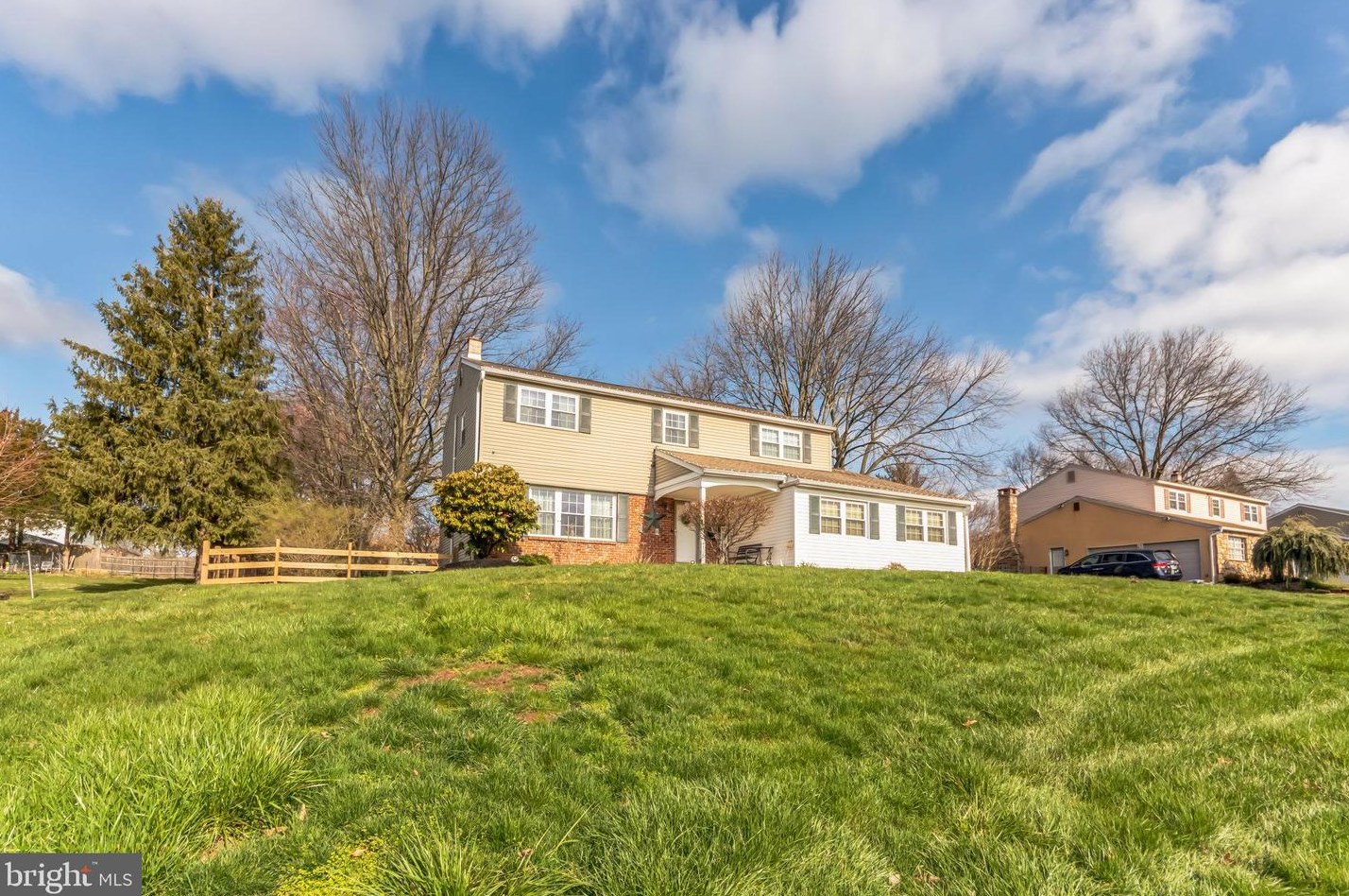 1371 Wick Ln, Blue Bell, PA 19422