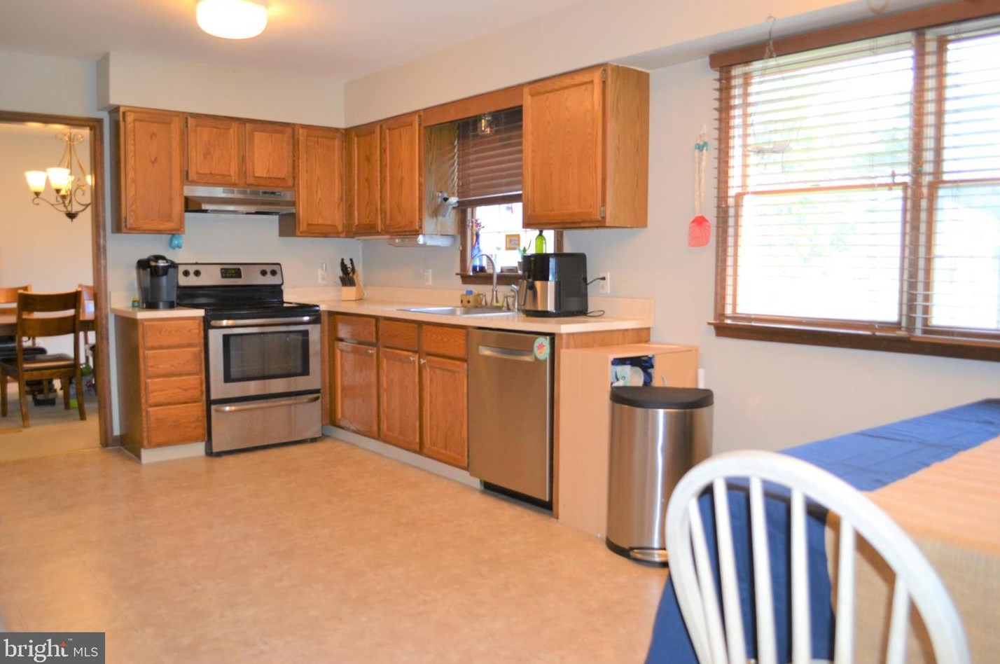 2058 Mimosa Ln, Pottstown, PA 19464-1551