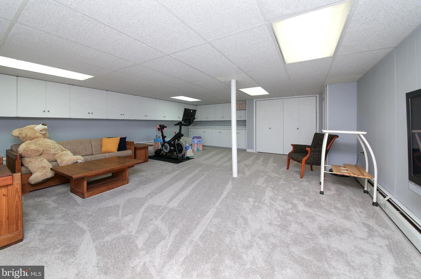 114 White Oak Rd, North Wales PA  19454-2450 exterior