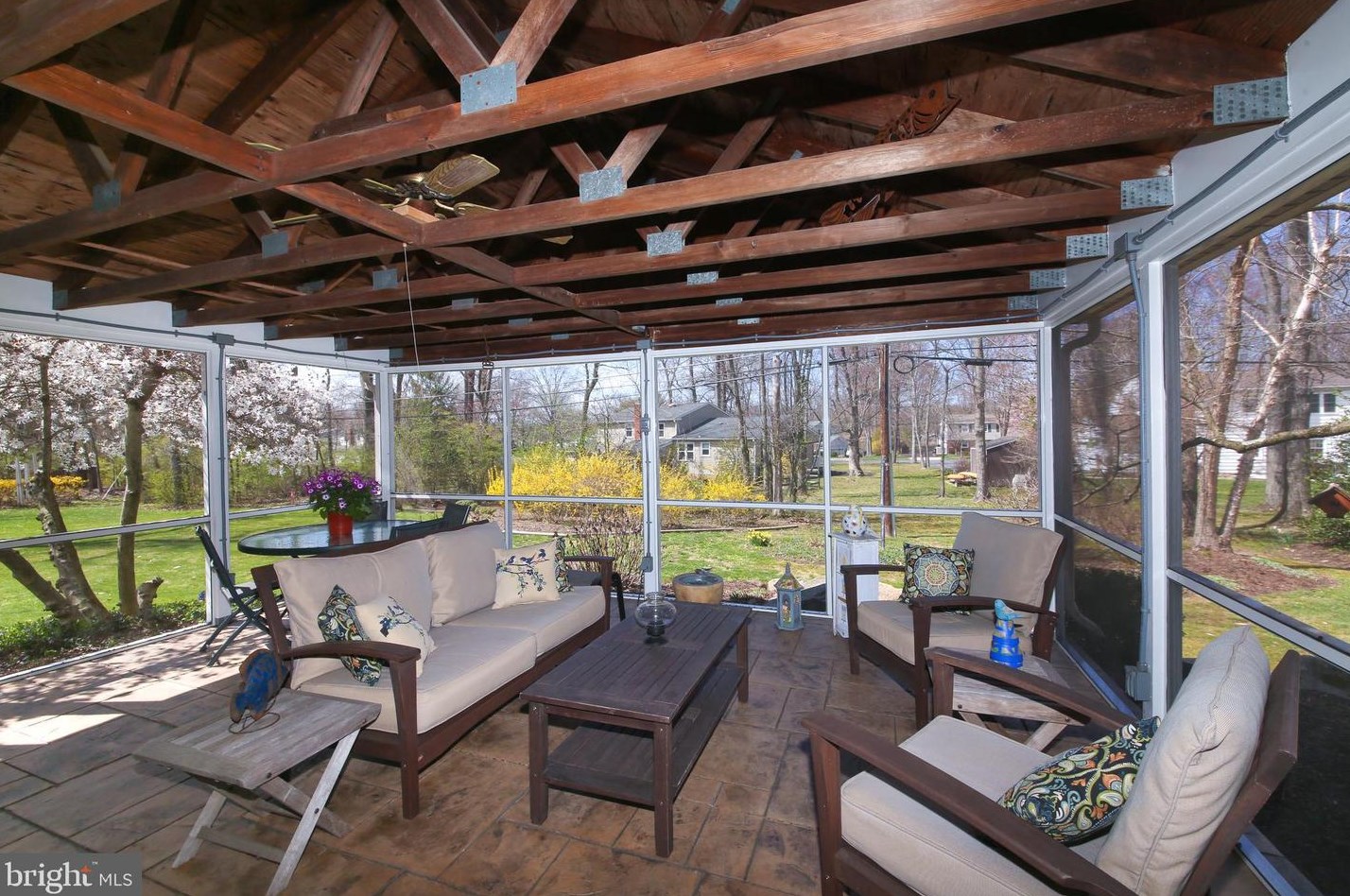 114 White Oak Rd, North Wales PA  19454-2450 exterior