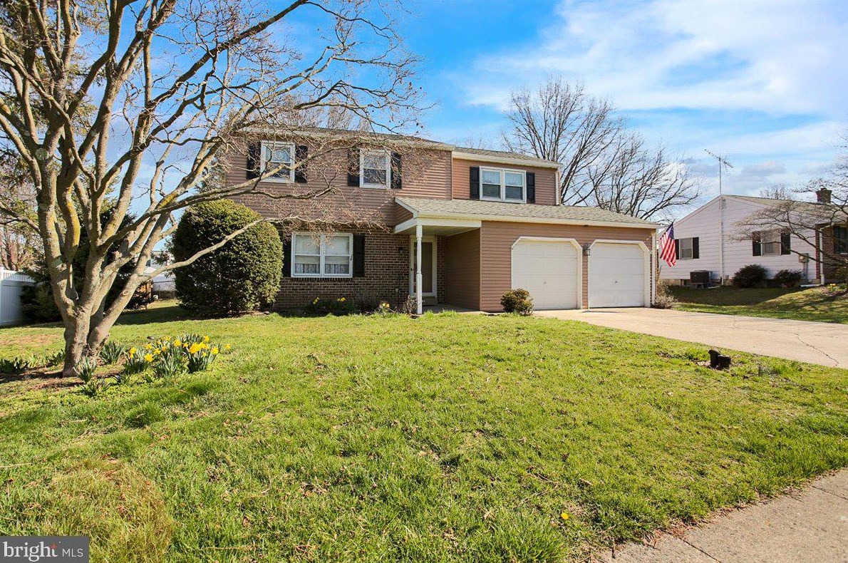 22 Buchanan Dr, Spangsville, PA 19512-1904