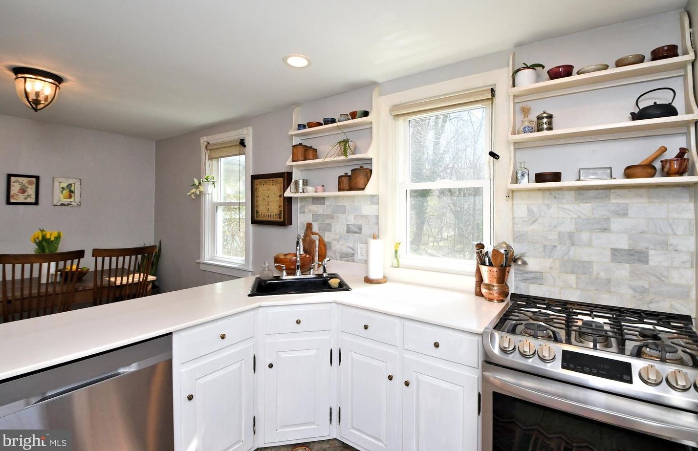 7703 Mill Rd, Melrose Park, PA 19027