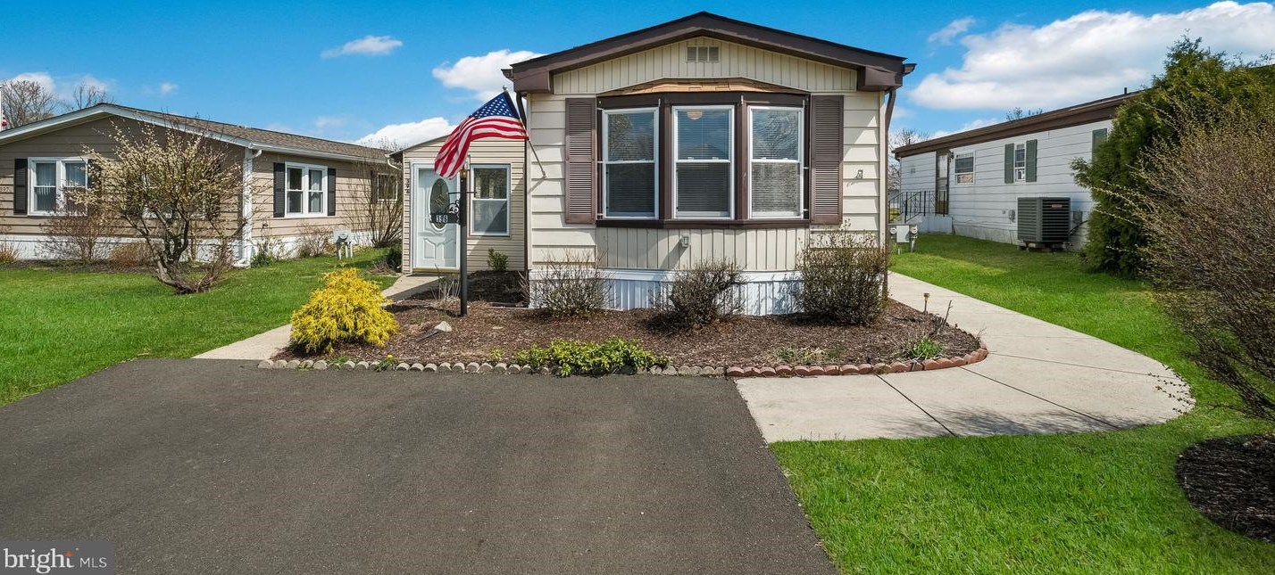 396 Running Brook Rd, North Wales, PA 19454-1162
