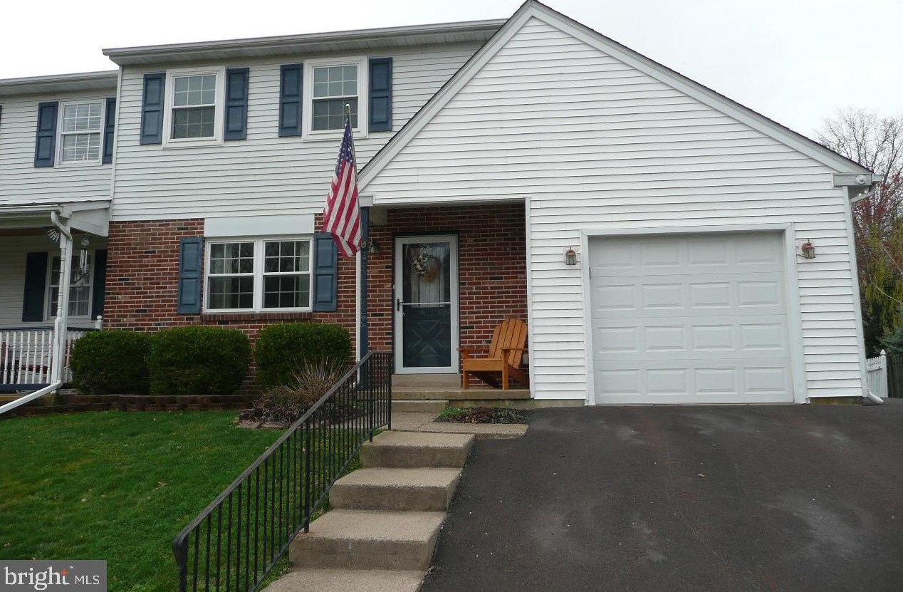 124 Stayman Dr, North Wales, PA 19454-1434