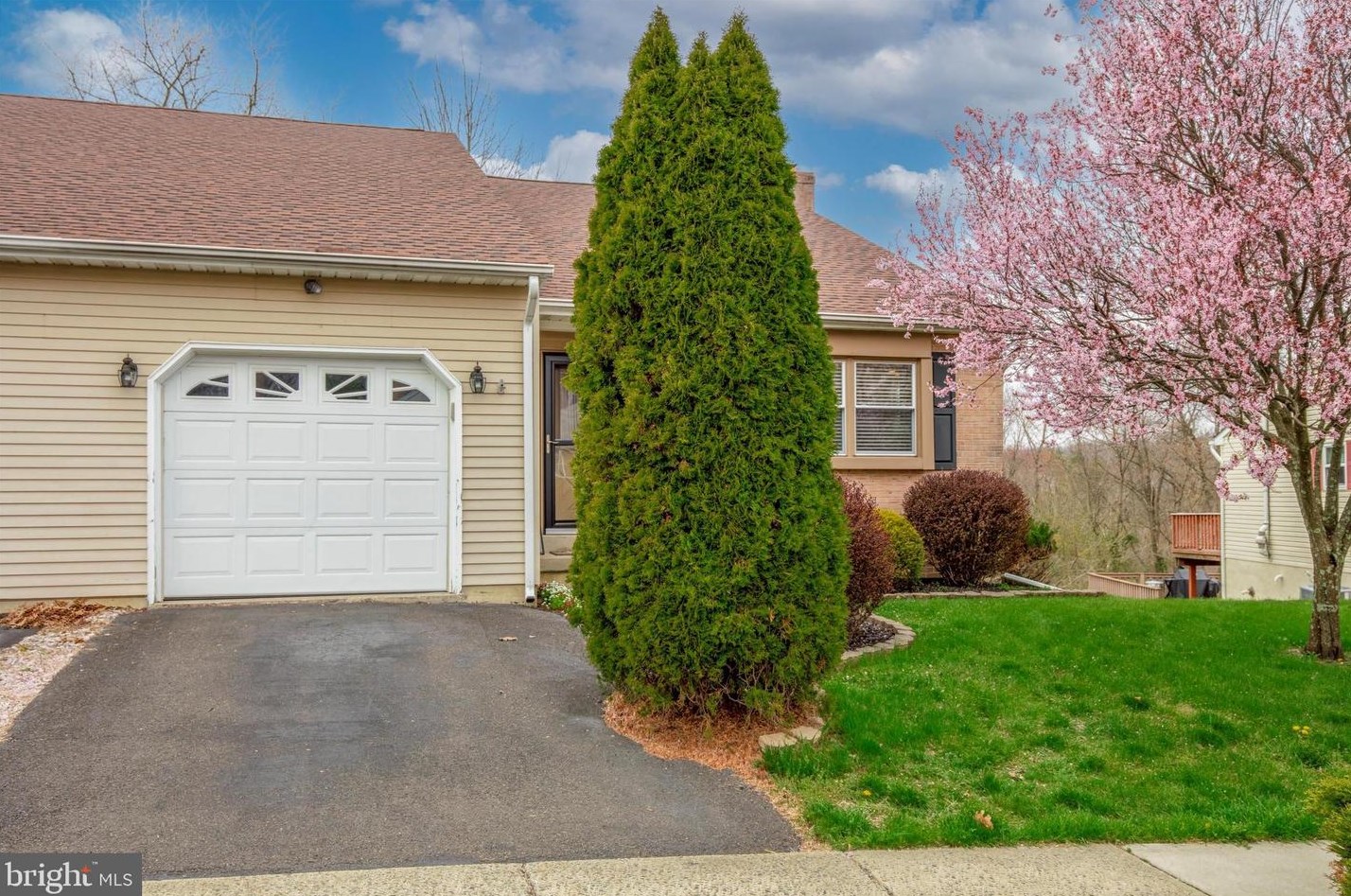 105 Stayman Dr, North Wales, PA 19454