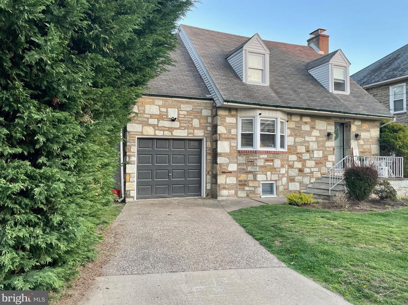 103 Cameron Rd, Willow Grove, PA 19090