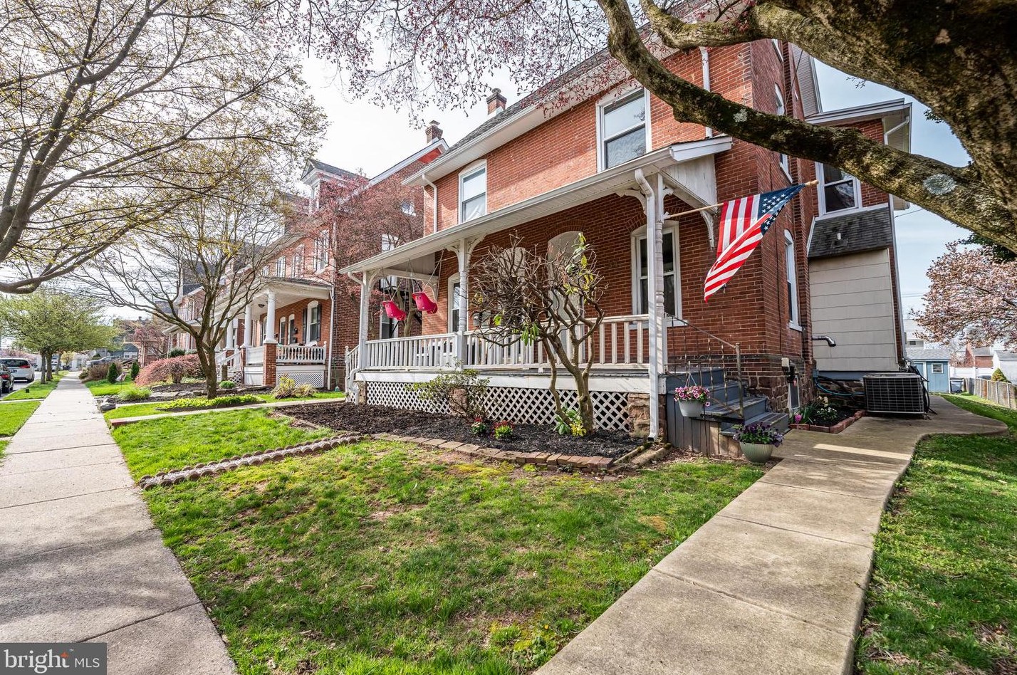 34 Lincoln Ave, Lansdale, PA 19446