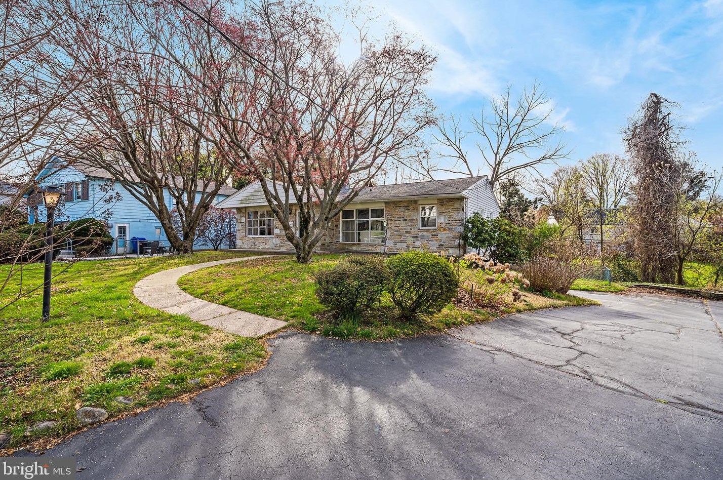 8015 Ellen Ln, Cheltenham, PA 19012