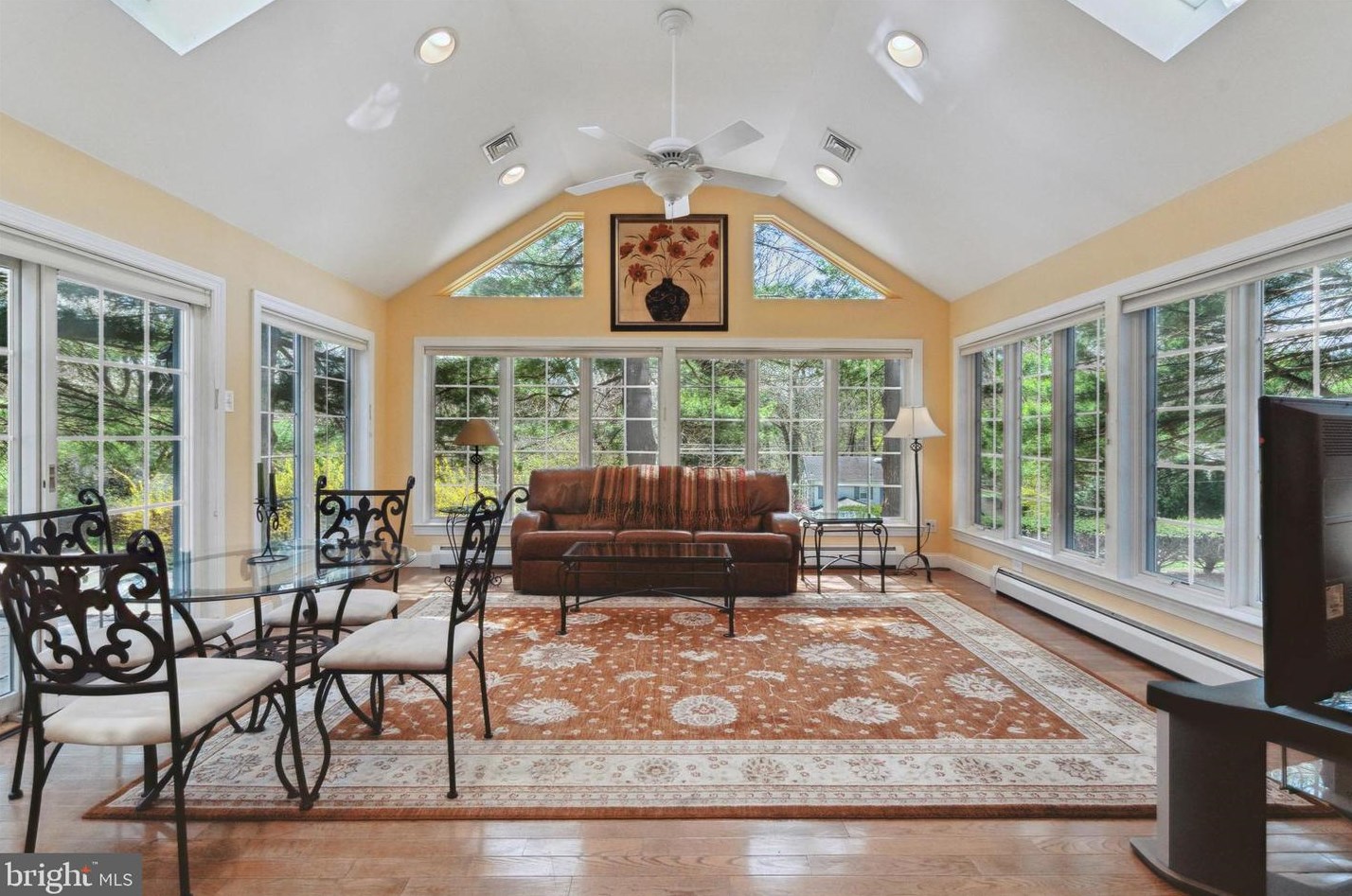 2 Wharton Ln, Cheltenham, PA 19012