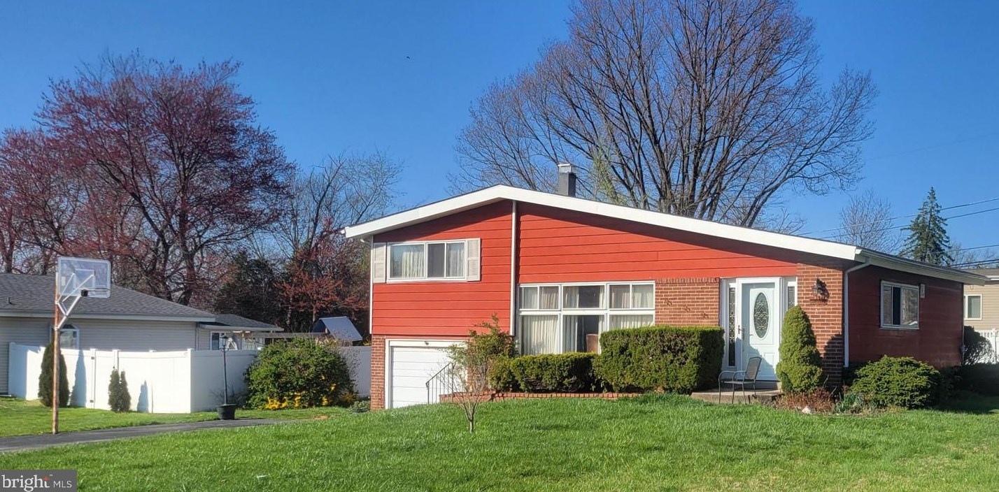 1609 Sullivan Dr, Blue Bell, PA 19422
