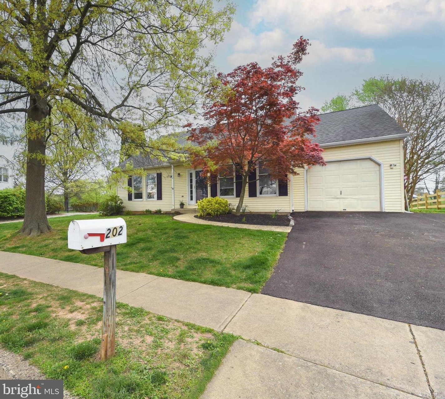 202 Abbey Dr, Limerick, PA 19468