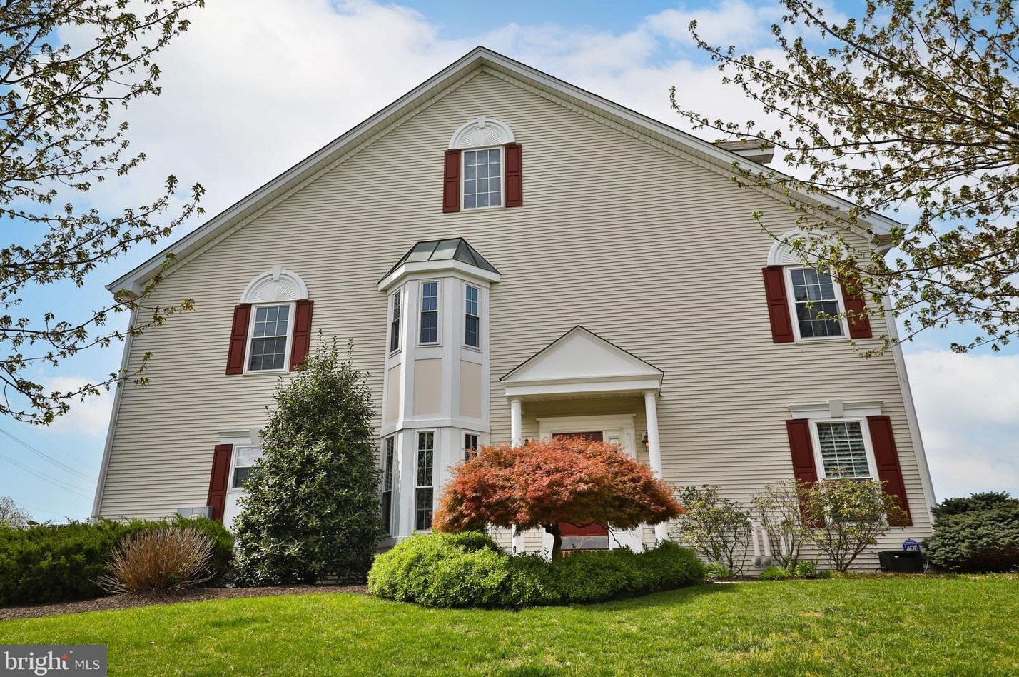 285 Militia Dr, Wayne, PA 19087