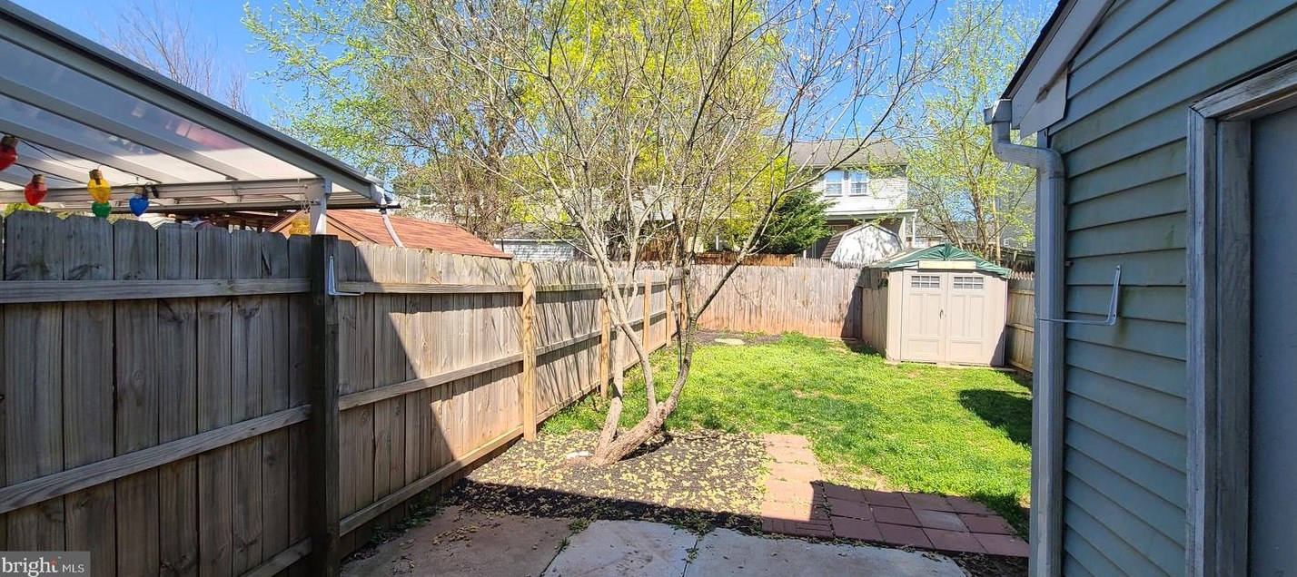 525 Colonial Dr, East Greenville, PA 18041-1729