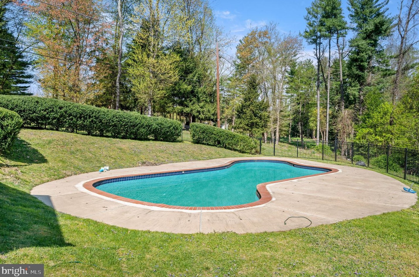 117 Adrienne Ln, Penn Wynne, PA 19096-1205
