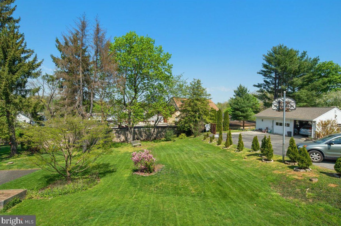 9 Whitemarsh Ave, Ardsley, PA 19038