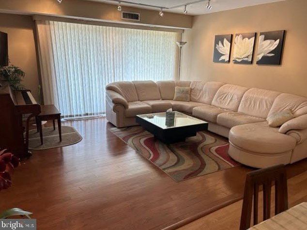 100 West Ave W #603w, Meadowbrook, PA 19046