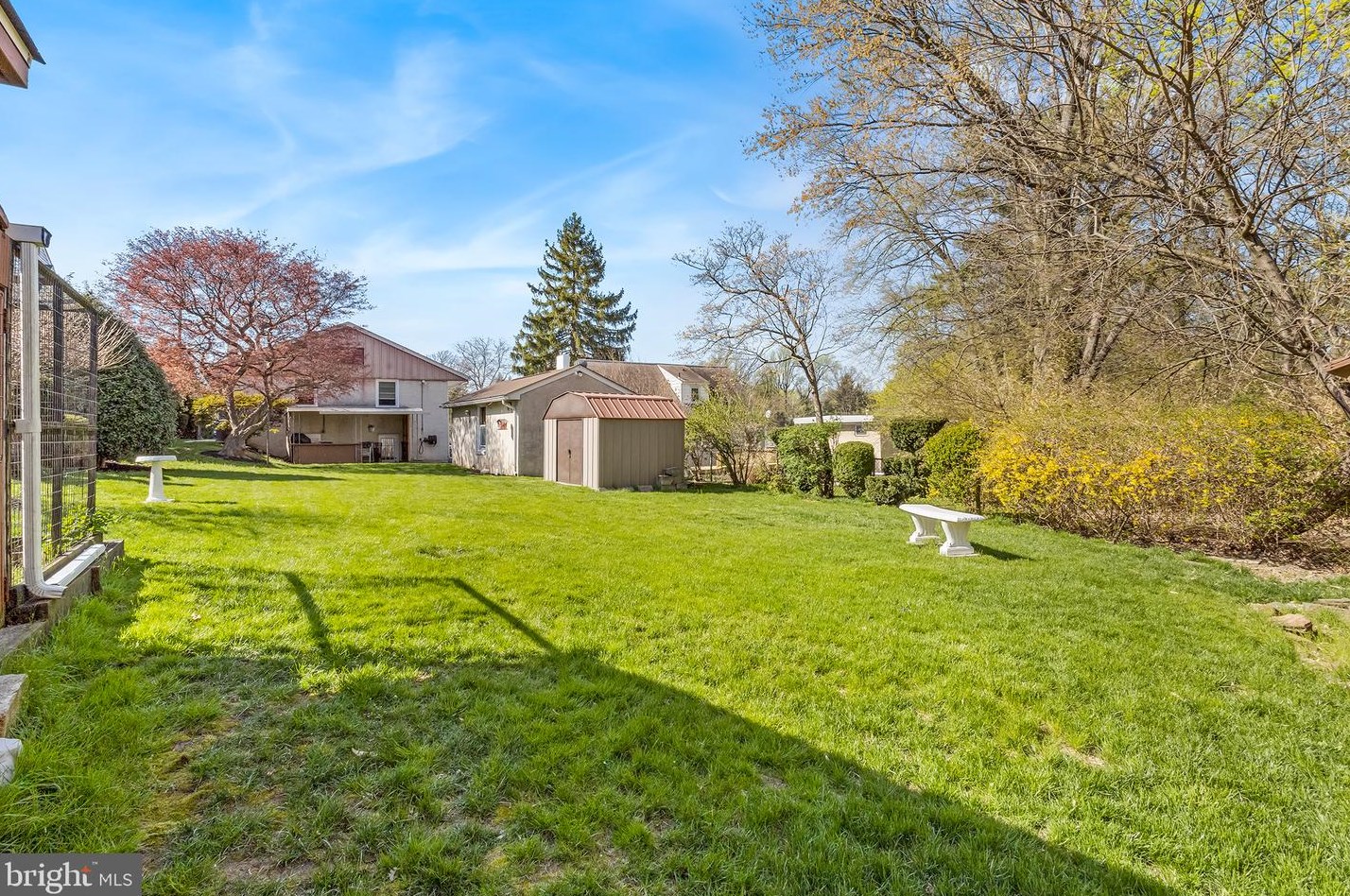 212 Blake Ave, Meadowbrook PA  19046-4211 exterior