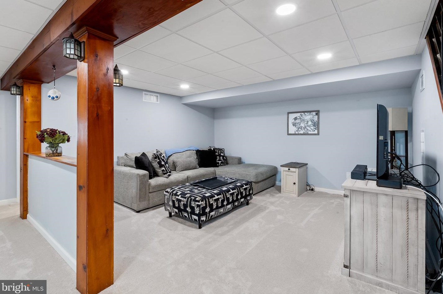 212 Blake Ave, Meadowbrook PA  19046-4211 exterior