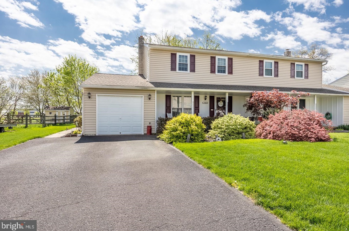 2868 Washington Ln, Hatfield, PA 19440-3449