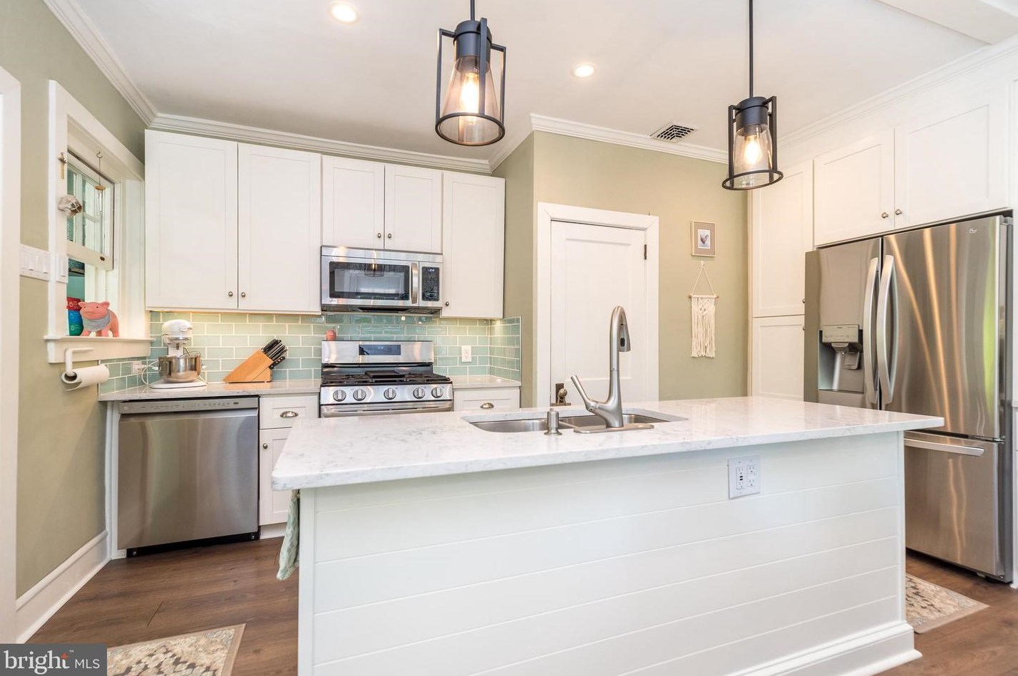 102 N Towamencin Ave, Lansdale, PA 19446
