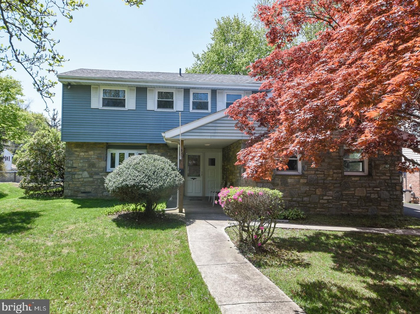 1500 Thornberry Rd, Wyncote, PA 19095