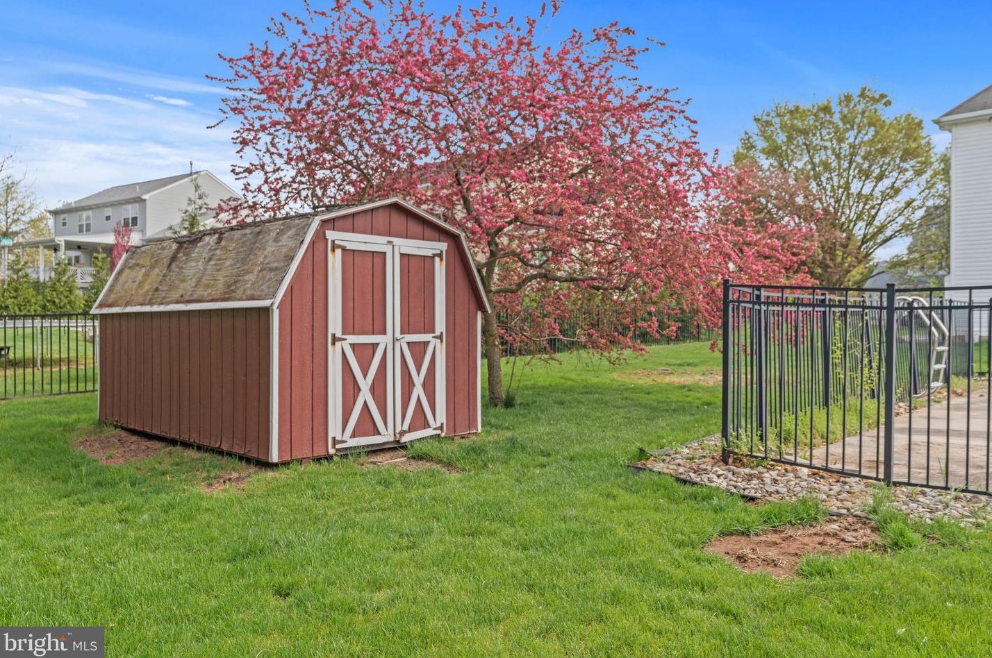 25 Meadow Dr, Gilbertsville, PA 19525