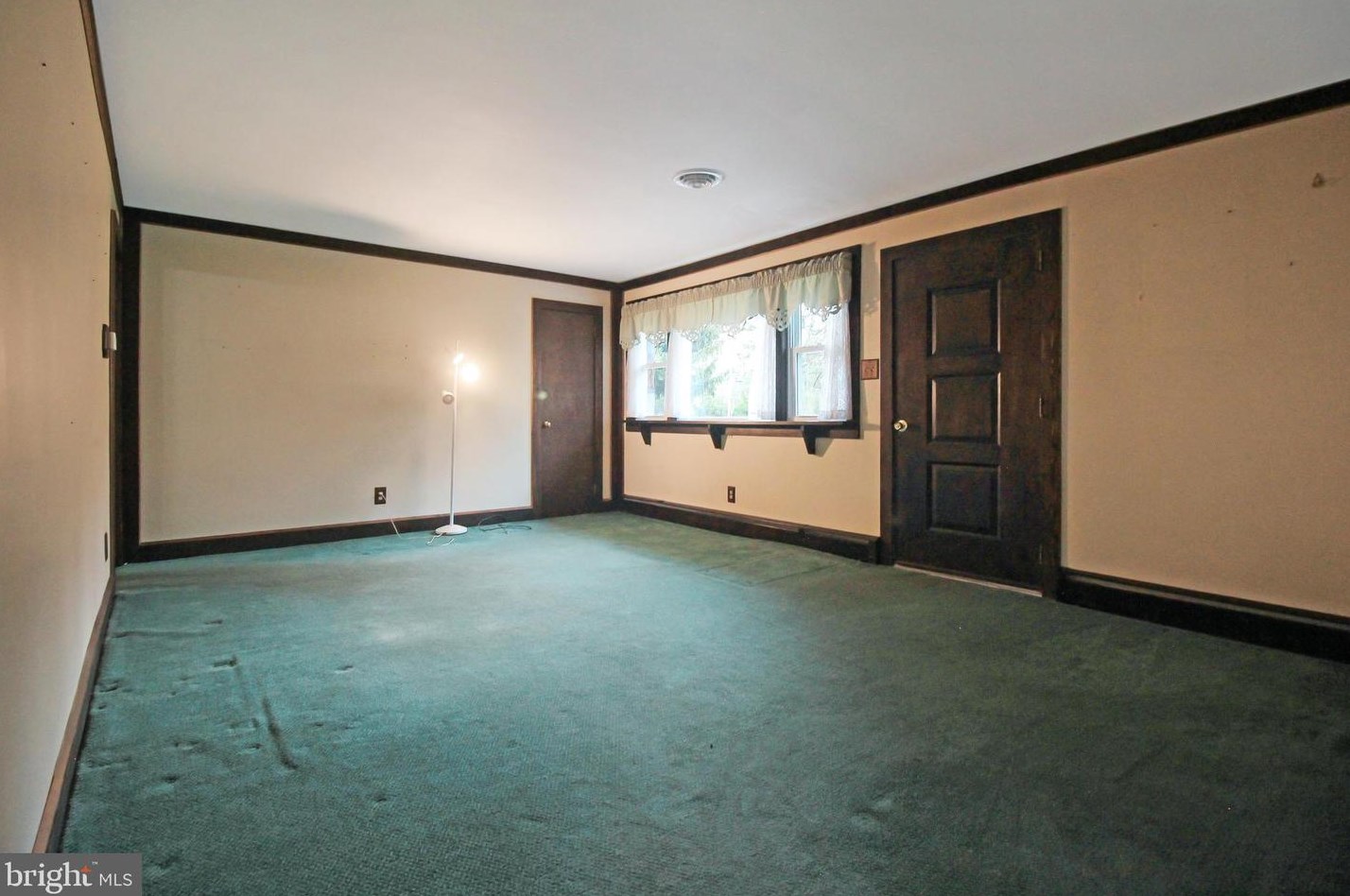 607 Wales Rd, North Wales PA  19454-1724 exterior