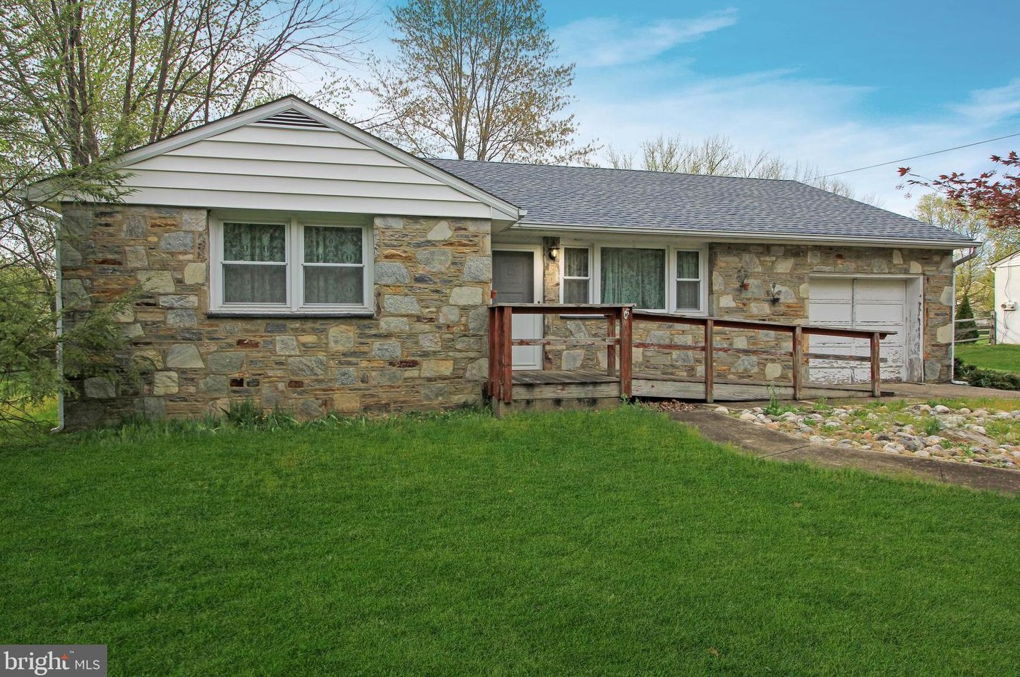 607 Wales Rd, North Wales, PA 19454-1724