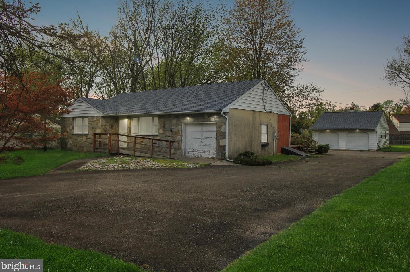 607 Wales Rd, North Wales PA  19454-1724 exterior