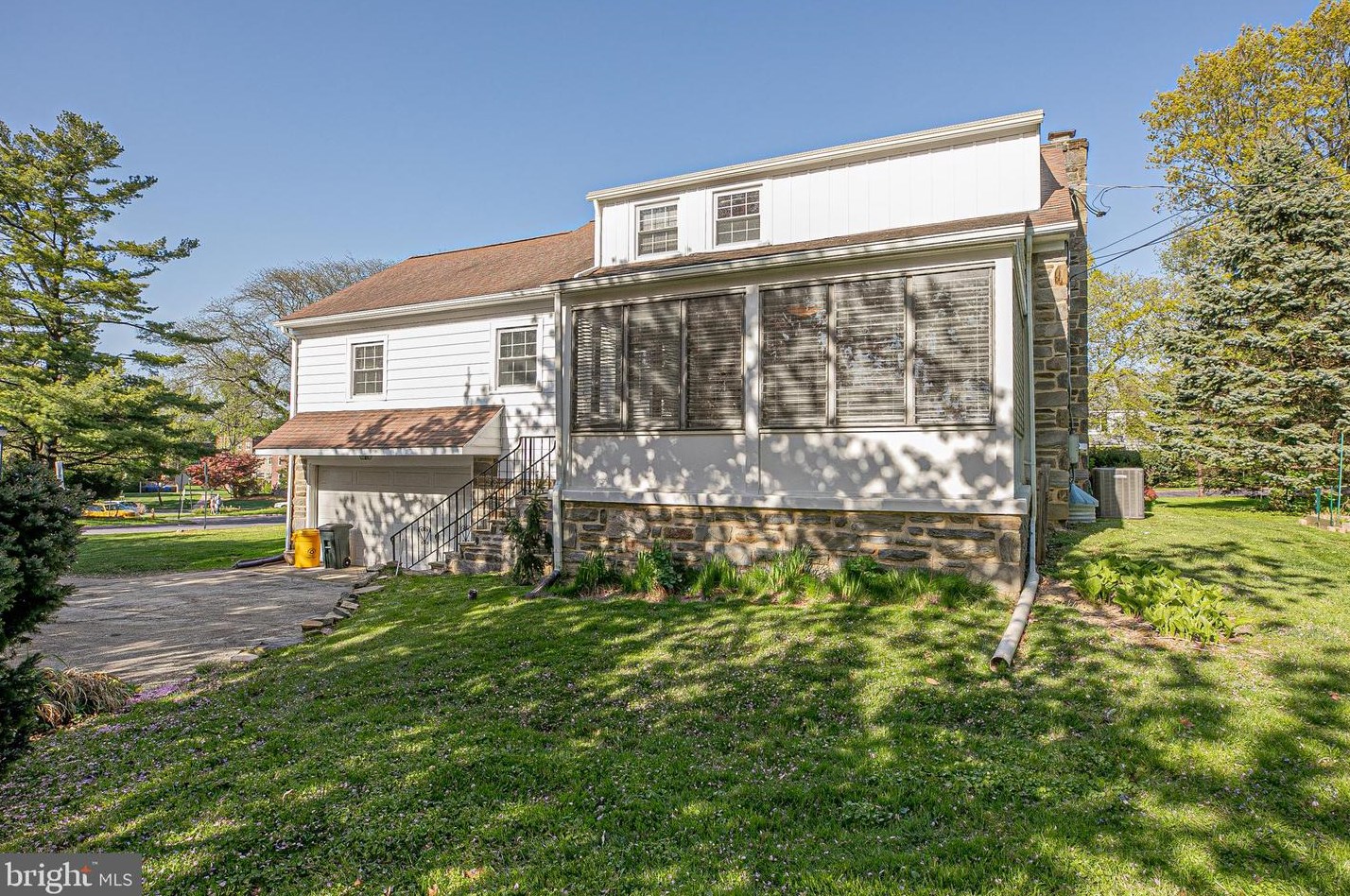 526 Williams Rd, Penn Wynne PA  19096-2018 exterior