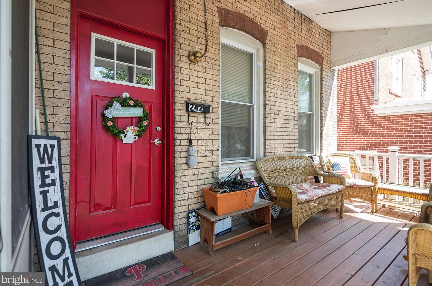 242 E 8th Ave, Conshohocken, PA 19428