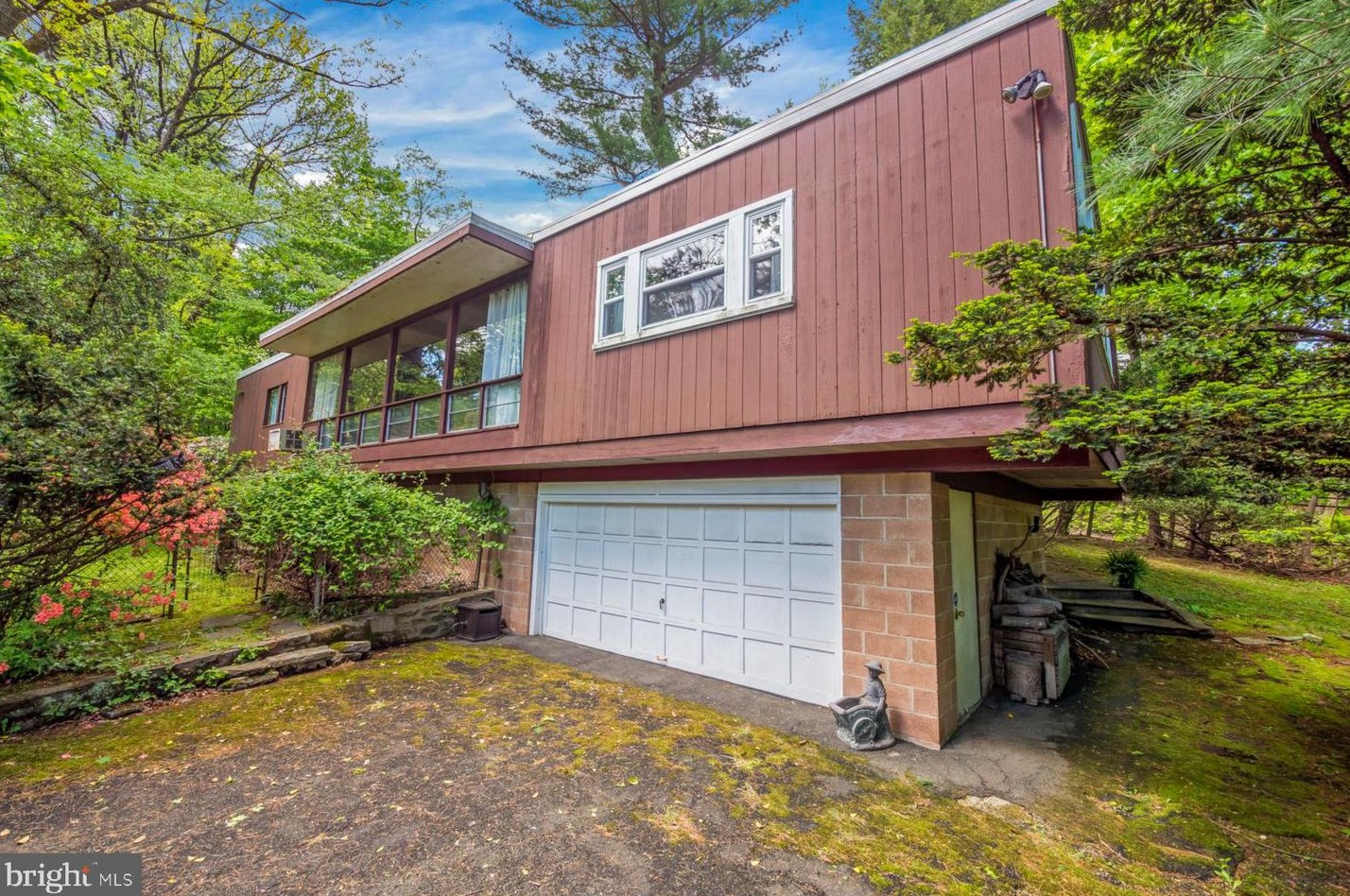 402 Randall Rd, Wyncote, PA 19095