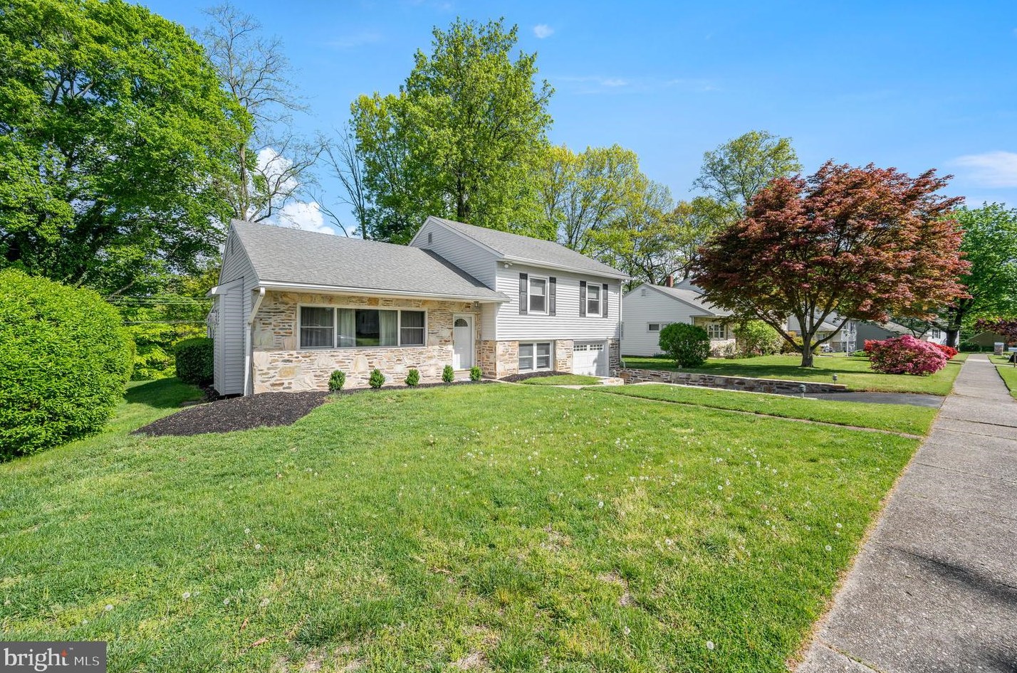 1026 Claire Ave, Huntingdon Valley, PA 19006